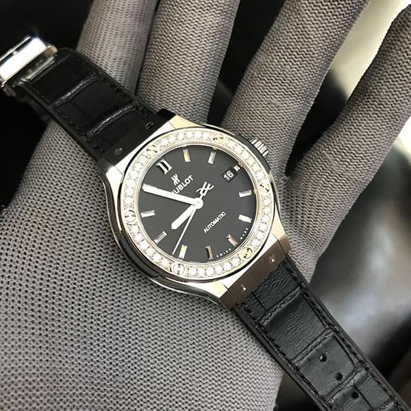 /images/image.php?width=1000&image=/admin/sanpham/Hublot-Classic-Fusion-Titanium-diamonds-38mm-3_2022_anhkhac2.jpg