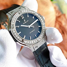 Đồng hồ Hublot Classic Fusion Titanium Pavé 38mm