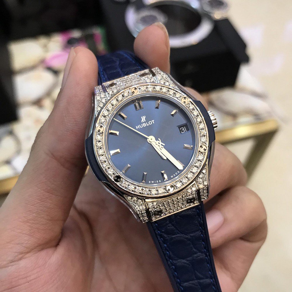 Đồng hồ Hublot classic fusion titanium blue dial custom diamonds 33mm