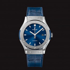 Hublot Classic Fusion Titanium Navy 42mm