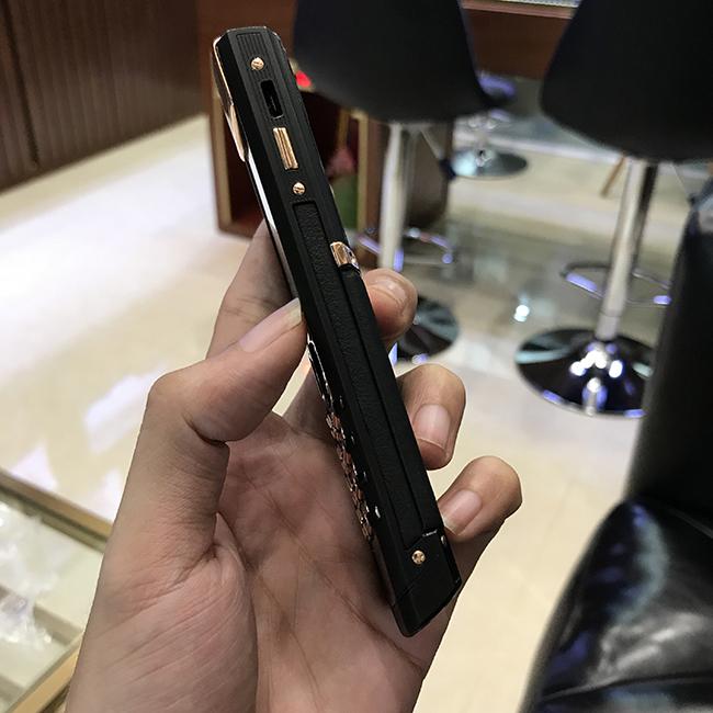 /images/image.php?width=1000&image=/admin/sanpham/Vertu-signature-s-pure-black-mix-rose-gold3_1977_anhkhac2.jpg