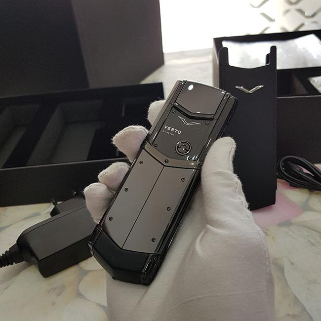 /images/image.php?width=1000&image=/admin/sanpham/Vertu-signature-s-ultimate-black4_1999_anhkhac3.jpg
