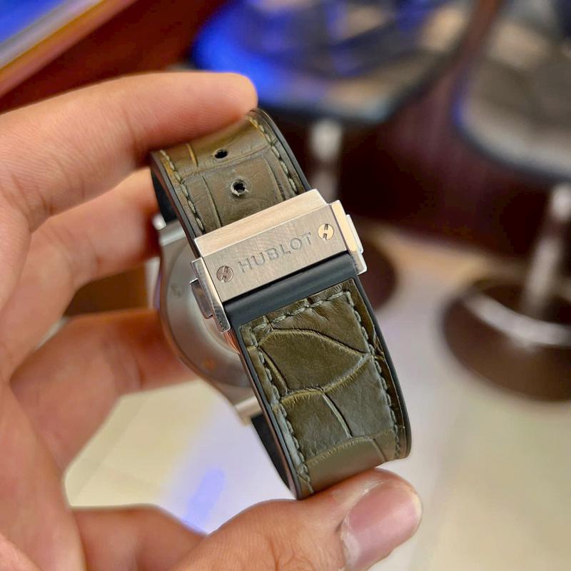/images/image.php?width=1000&image=/admin/sanpham/hublot42mmxanhgreen_5601_anhkhac1.jpg