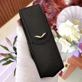Bao Da Vertu Màu Đen Logo Mạ Vàng Sang Trọng