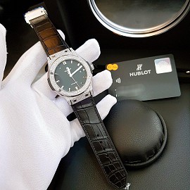 Hublot Classic Fusion Titanium Diamond Pave 42mm Full 2019