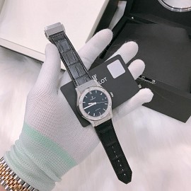 Hublot classic fusion titanium black diamond bezel 42mm
