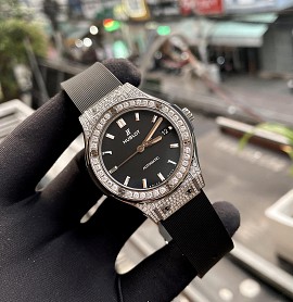 Hublot Classic Fusion Titanium Pave Diamonds 38mm Lướt