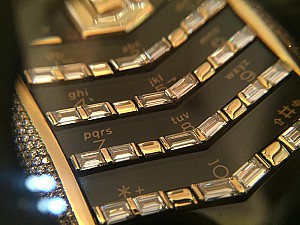 Đắt nhất Việt Nam, chiếc điện thoại Vertu signature s này có giá bao nhiêu?