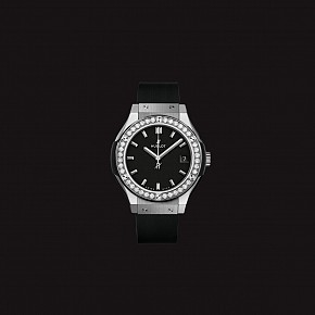 Hublot Classic Fusion Titanium Black Benzel Diamonds 33mm